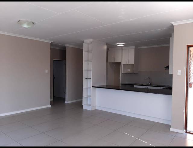 3 BEDROOM TOWNHOUSE RENTED IN LORRAINE